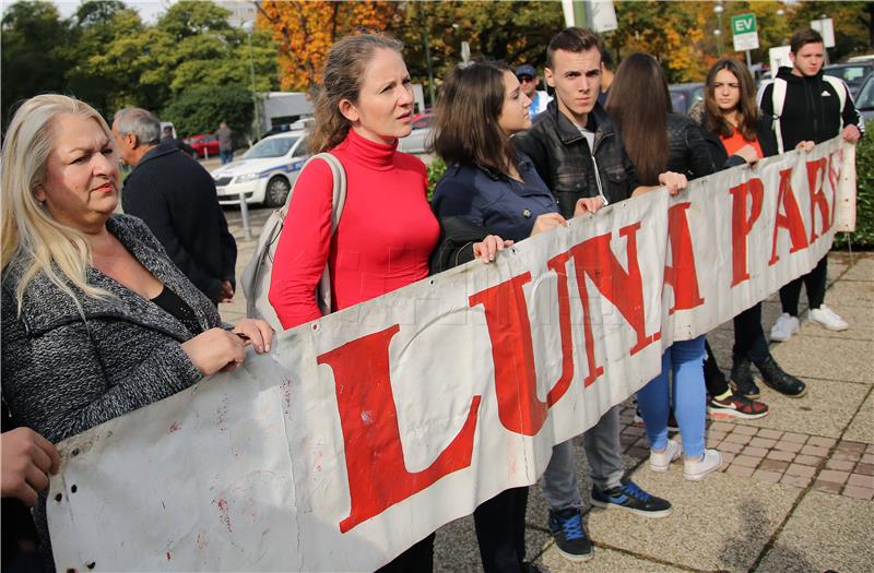 Prosvjed zbog progona lunaparka iz Grada Zagreba