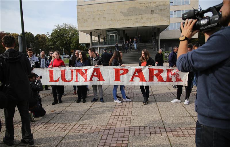 Prosvjed zbog progona lunaparka iz Grada Zagreba