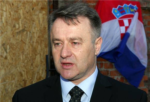 Župan Žinić: Sve ćemo učiniti da se ne zatvori sisačka rafinerija