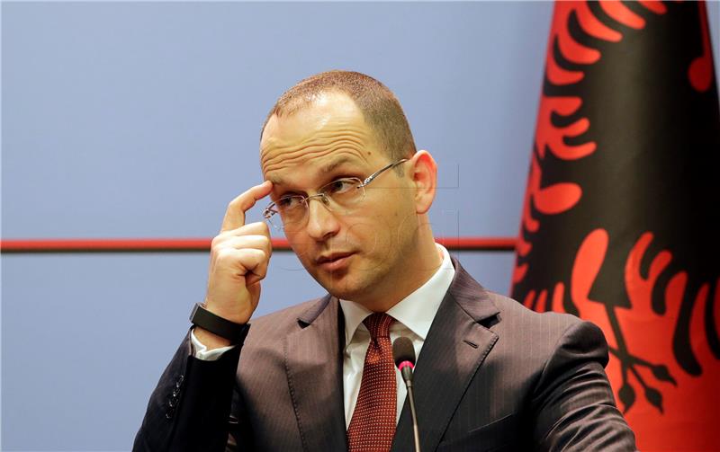 Albanian FM urges Bosnian authorities to recognise Kosovo travel documents