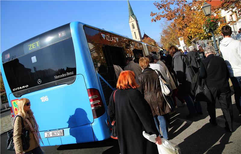 Blagdan Svih svetih: Autobusi ZET-a prevoze građane na Mirogoj i Krematorij i natrag