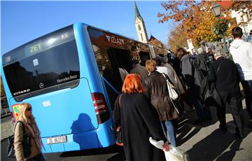 Blagdan Svih svetih: Autobusi ZET-a prevoze građane na Mirogoj i Krematorij i natrag