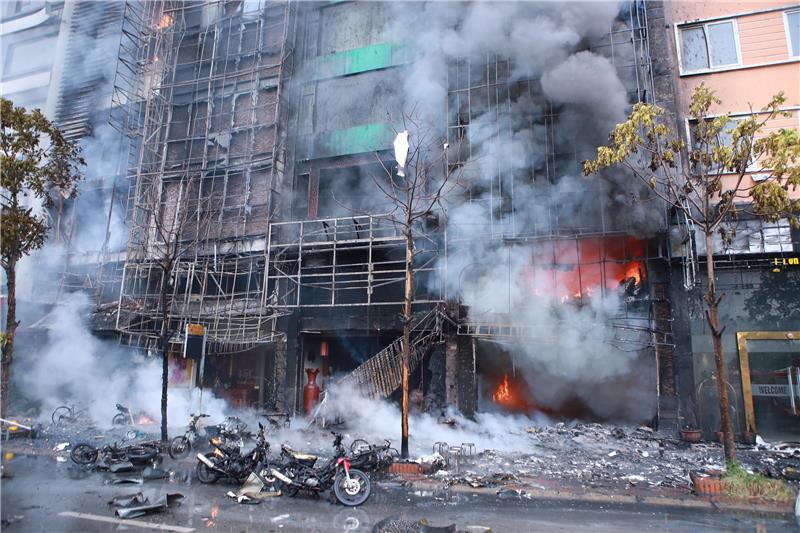 VIETNAM FIRE KARAOKE BAR