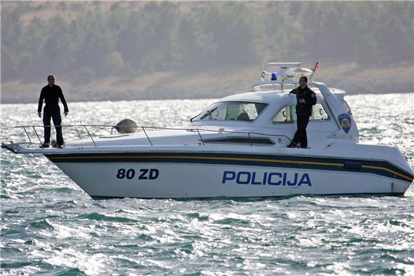 U nasukavanju ribarice u Medulinskome zaljevu lakše ozlijeđena dva člana posade