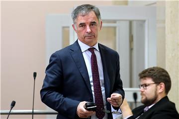 Pupovac: Obavijesti na grobnim mjestima pravoslavaca znak su skrnavljenja i nepijeteta