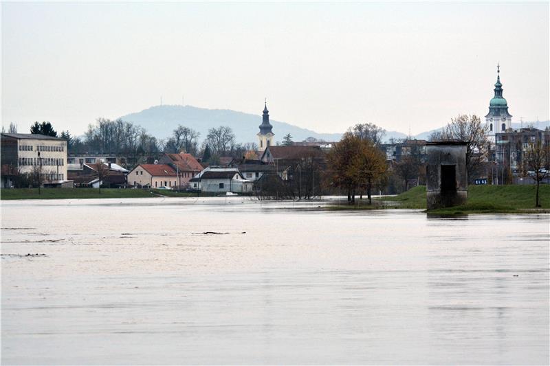 Visok vodostaj Kupe u Karlovcu