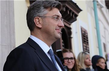 Plenković: INA je strateška kompanija i prioritet Vlade