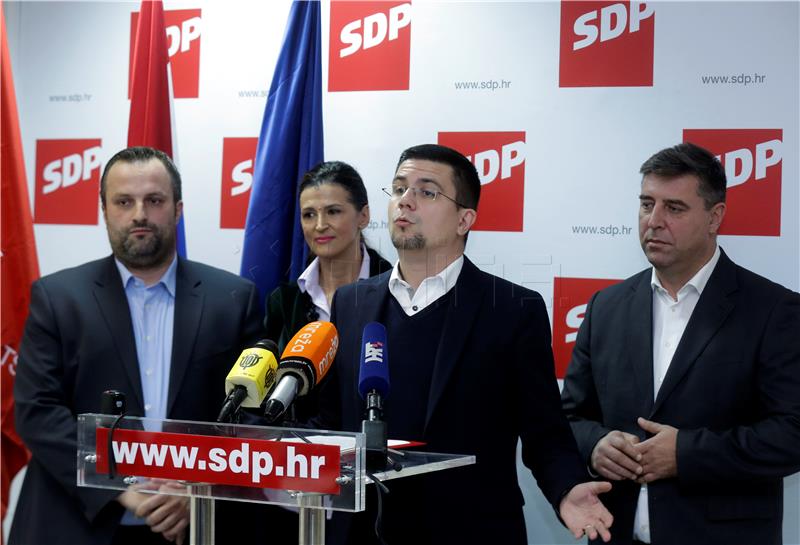 Hajdukovic withdraws candidacy, supports Bernardic for SDP chief