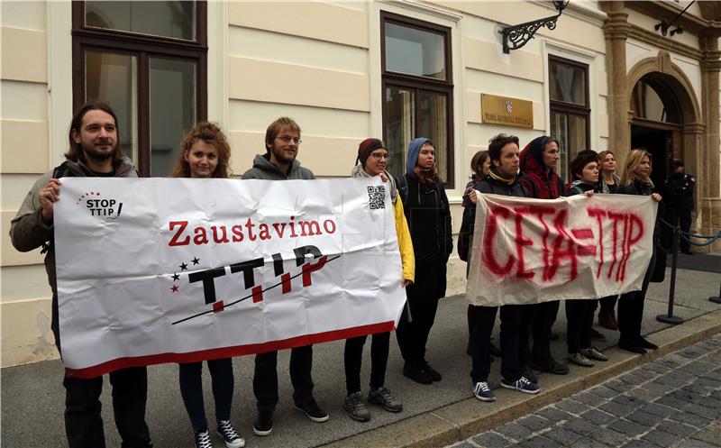 Skupina hrvatskih aktivista i znanstvenika za Hrvatsku bez TTIP-a, CETA-e i TISA-e