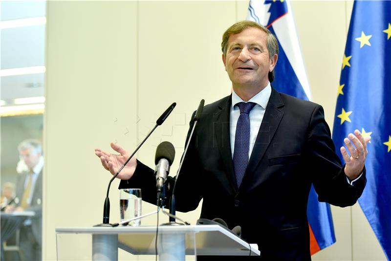 Slovenski MVP Erjavec očekuje da će Trump urediti odnose s Rusijom