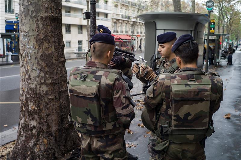 FRANCE FEATURE PACKAGE SENTINELLE