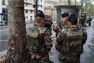 FRANCE FEATURE PACKAGE SENTINELLE