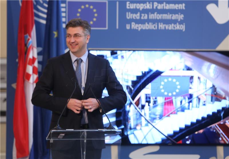 Plenković protiv Mostovog amandmana o smanjenju dužnosničkih plaća  