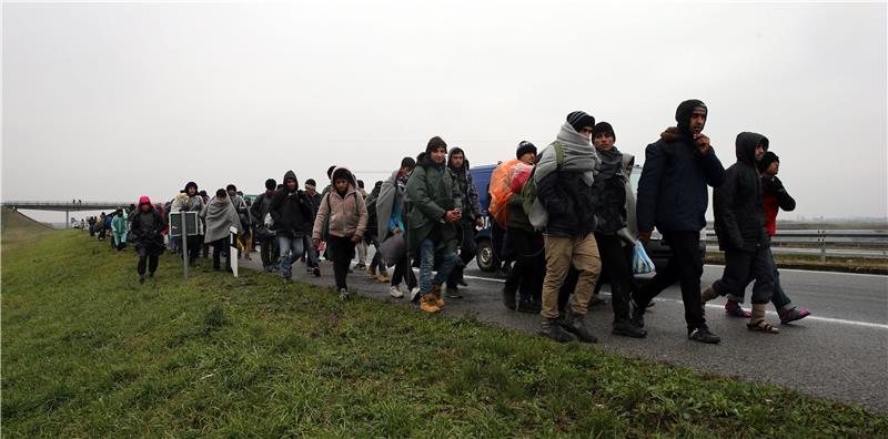 Migrants from Serbia some 70 kilometres from Croatian border