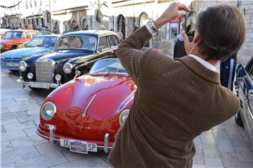 Dubrovnik: 27 'oldtimera' na Stradunu