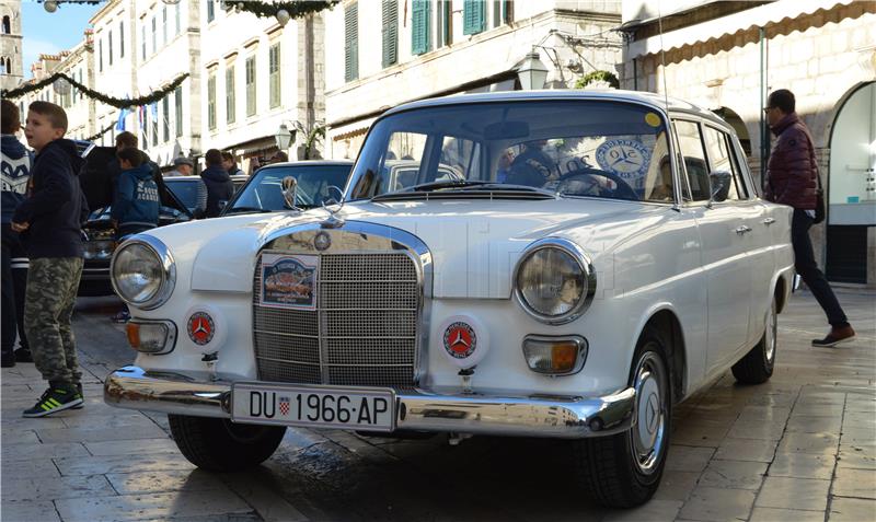 Dubrovnik: 27 'oldtimera' na Stradunu