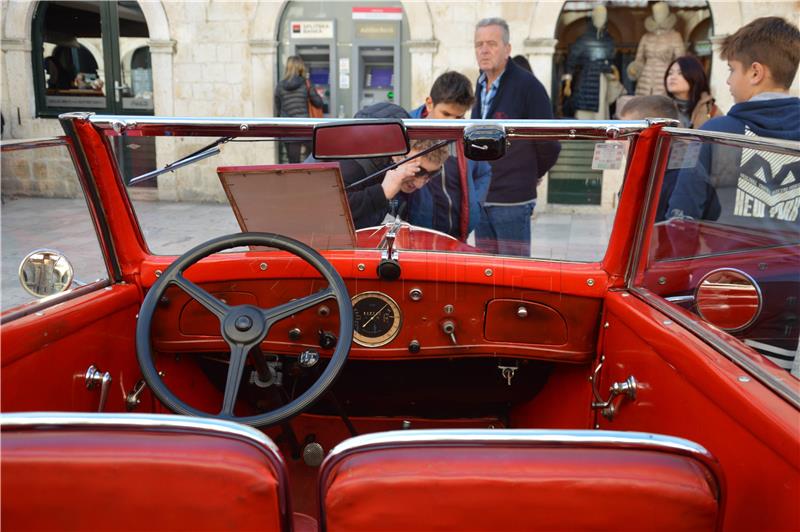 Dubrovnik: 27 'oldtimera' na Stradunu