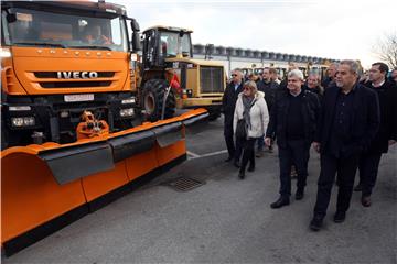 Zagreb: Zimska služba s 259 ekipa i 18.000 tona soli spremna za snijeg