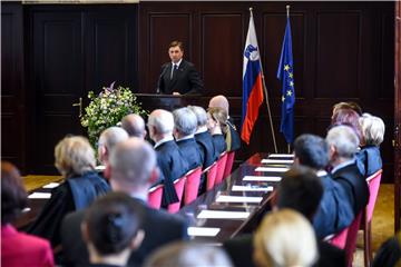 Pahor: Slovenija se treba pripremiti na moguće šokove zbog slabljenja EU