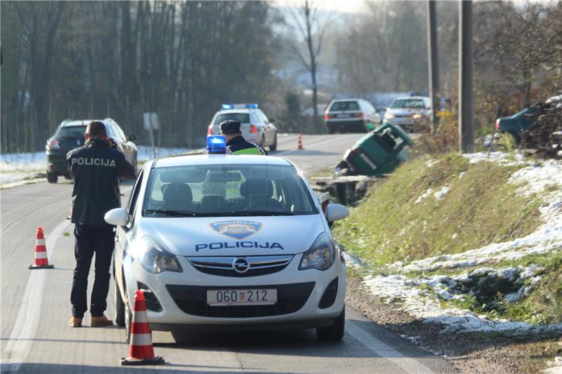 Više osoba ozlijeđeno pri slijetanju kombi vozila između Križevaca i Koprivnice