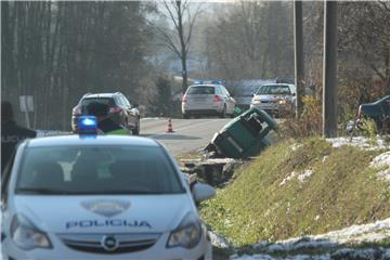 Više osoba ozlijeđeno pri slijetanju kombi vozila između Križevaca i Koprivnice