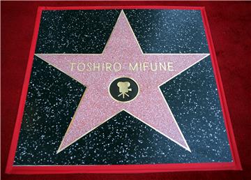 USA TOSHIRO MIFUNE STAR