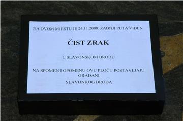 Slavonski Brod: Građani upozorili na problem onečišćenog zraka