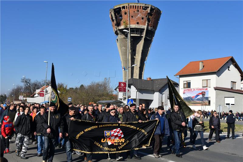 VUKOVAR U Koloni sjećanja deseci tisuća ljudi