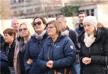 Odavanje počasti poginulima i nestalima u Borovu naselju - Kolona sjećanja