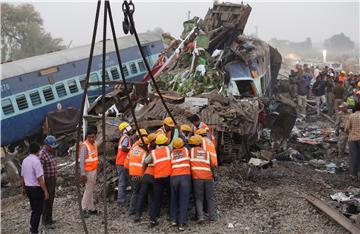 INDIA TRAIN ACCIDENT