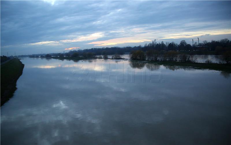 Sava se u Zagrebu izlila iz korita