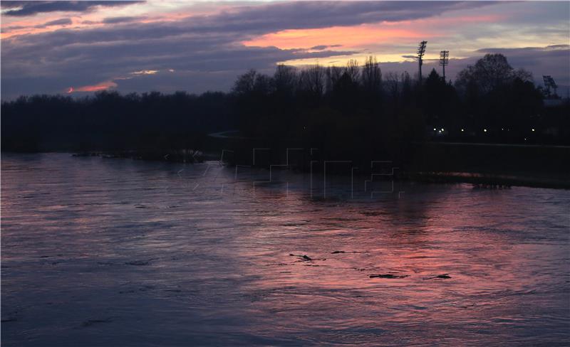 Sava se u Zagrebu izlila iz korita