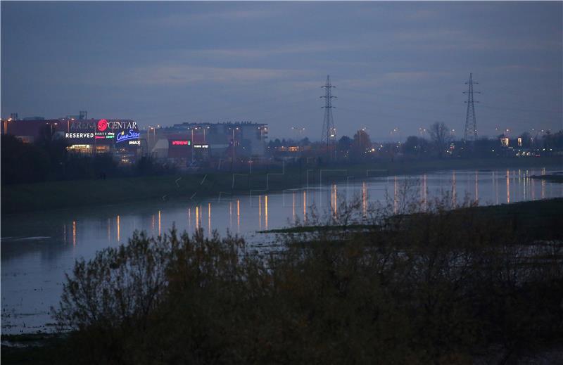 Sava se u Zagrebu izlila iz korita