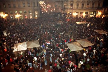 Stojedinica obilježava dvadesetu godišnjicu demonstracija na Jelačićevu trgu