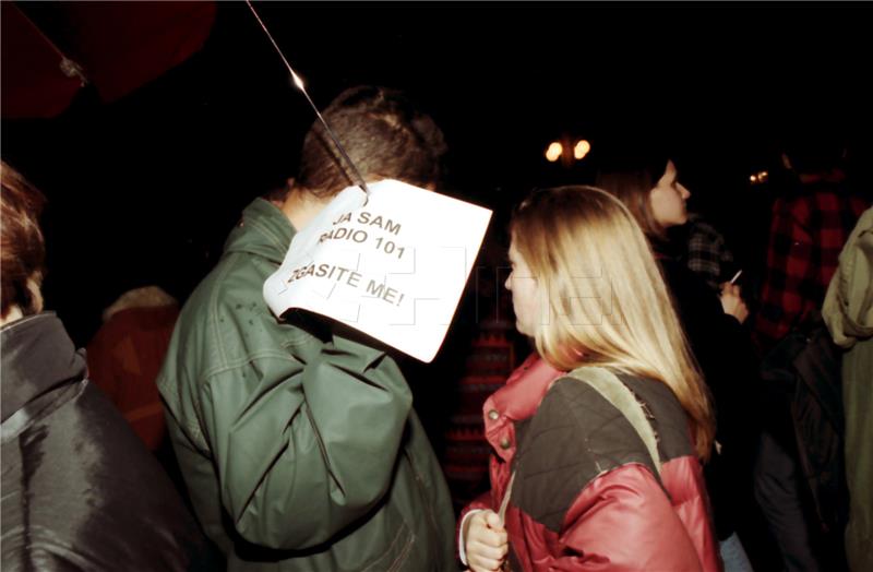 Stojedinica obilježava dvadesetu godišnjicu demonstracija na Jelačićevu trgu