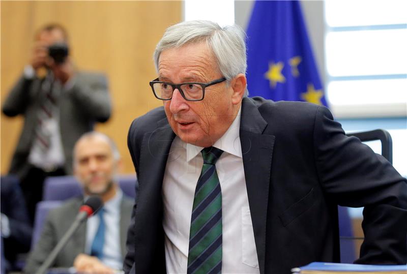 EK: Juncker "neće podnijeti ostavku" 