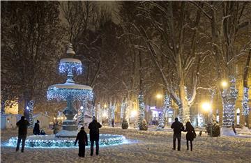 Advent u Zagrebu: "Kod Rudolfa" na Strossmayerovom trgu