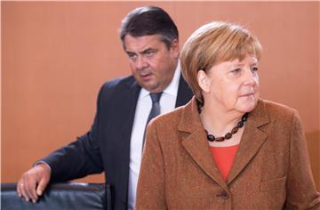 Koalicijski partneri napali Merkel zbog nove kandidature