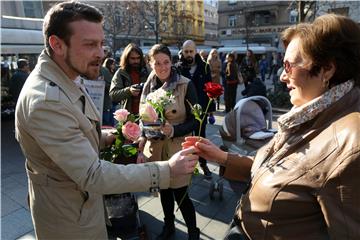 Forum mladih SDP-a na Cvjetnom trgu pružio podršku cvjećarima