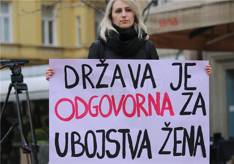 Prosvjedna akcija "Država je odgovorna za ubojstva žena jer..."