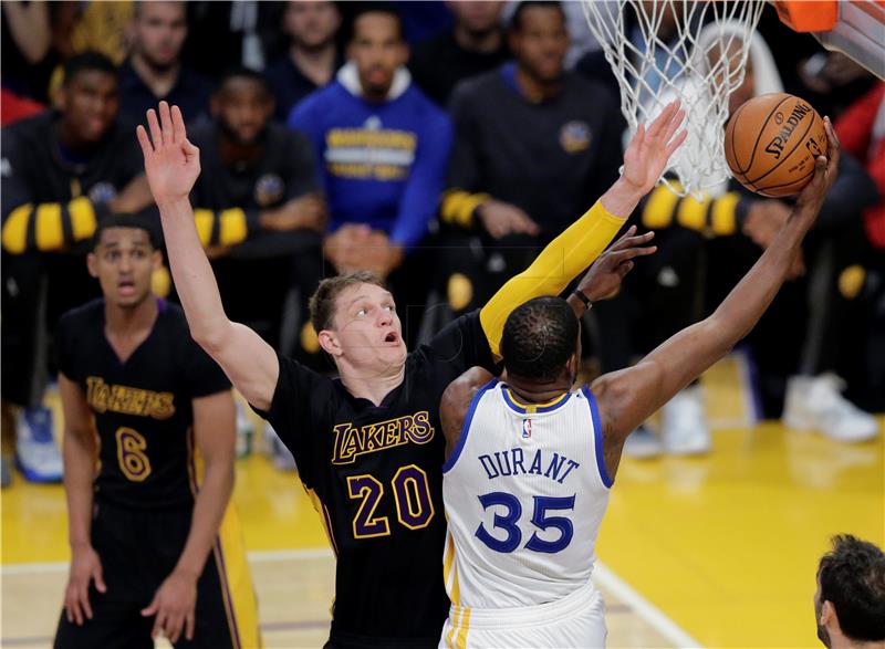 NBA: Warriorsi novi lideri, James odigrao 1000. utakmicu