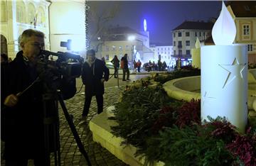 Zagreb: Paljenjem svijeće obilježen početak Adventa