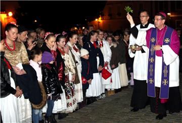 Zagreb: Paljenjem svijeće obilježen početak Adventa