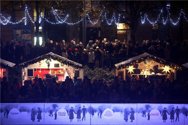 Zagreb: Otvorenje Ledenog parka na Trgu kralja Tomislava