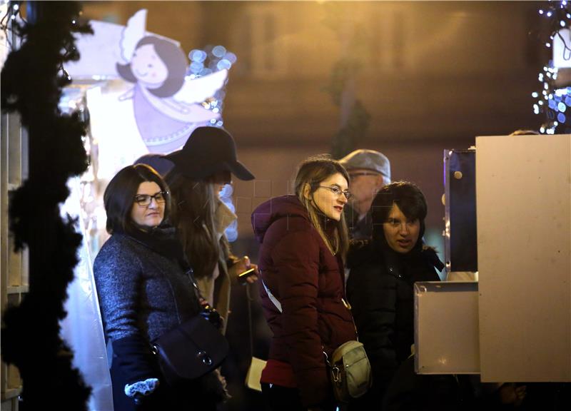 Advent na Zrinjevcu okupio brojne Zagrepčane