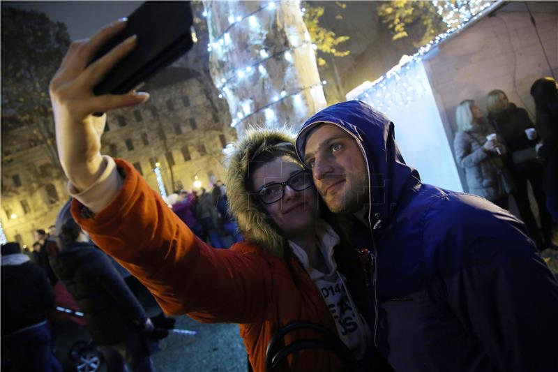 Advent na Zrinjevcu okupio brojne Zagrepčane