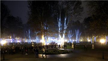 Advent na Zrinjevcu okupio brojne Zagrepčane