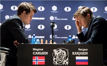 Magnus Carlsen lako održao ravnotežu