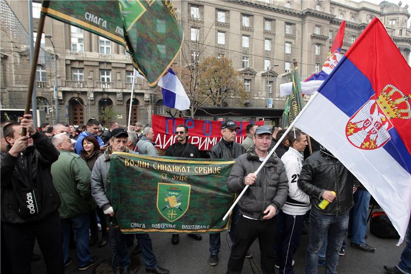 Srbija: vojni sindikat prosvjedo upozorio na težak materijalni položaj