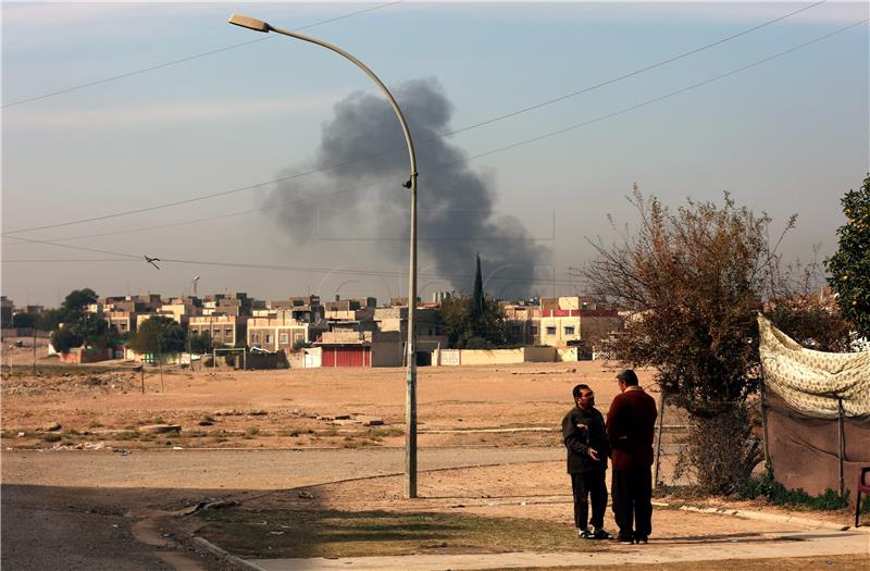 Mosul pod punom opsadom, obitelji u potrazi za hranom